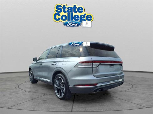 Used 2020 Lincoln Aviator Reserve w/ Equipment Group 202A image 6