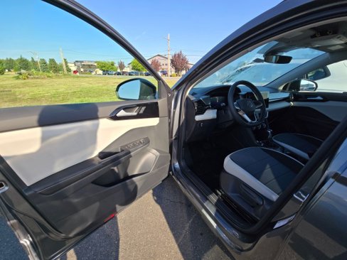 New 2025 Volkswagen Taos S image 21