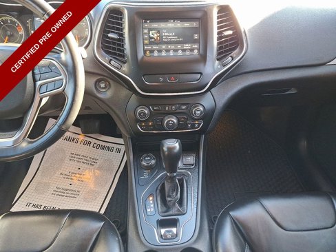 Certified 2020 Jeep Cherokee Latitude Plus w/ Cold Weather Group image 15