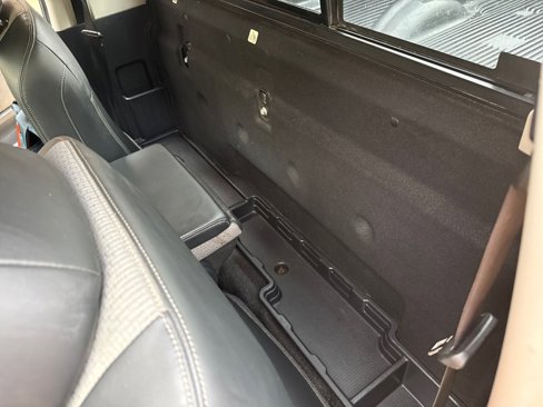Used 2017 Nissan Titan S image 27