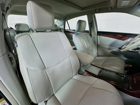Used 2011 Toyota Avalon Limited image 26