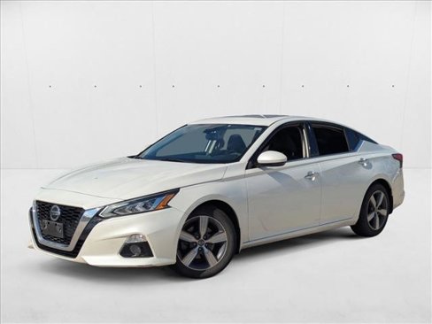 Used 2019 Nissan Altima 2.5 SV image 1