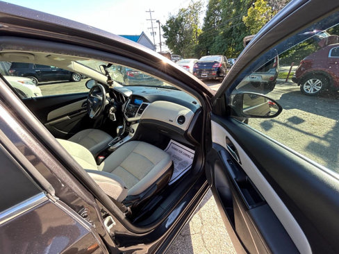 Used 2014 Chevrolet Cruze LT image 9