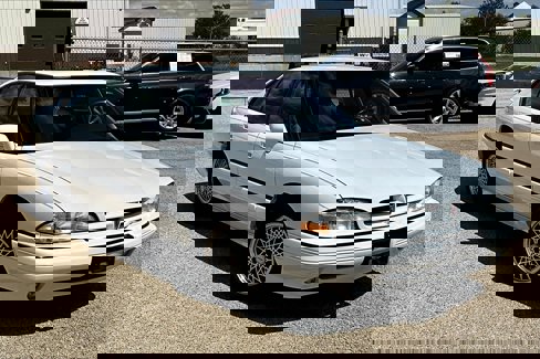 Used 1995 Pontiac Bonneville SE image 37