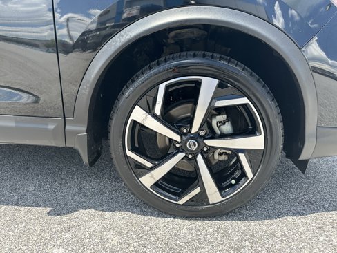 Used 2022 Nissan Rogue Sport SL w/ Premium Package image 12