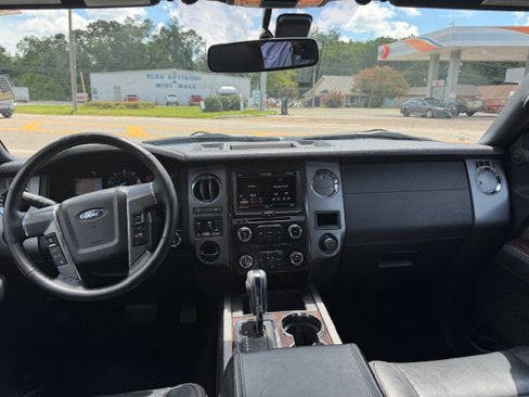 Used 2015 Ford Expedition EL Platinum image 11