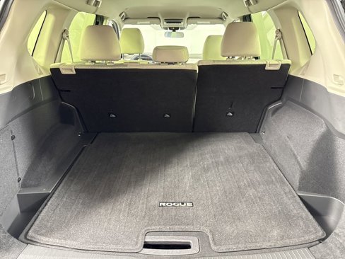 Used 2024 Nissan Rogue SV image 16