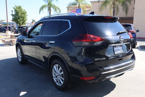Used 2018 Nissan Rogue SV image 6