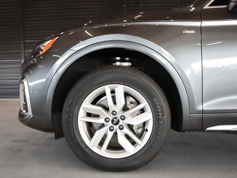 Used 2022 Audi Q5 2.0T Premium w/ Convenience Package image 4