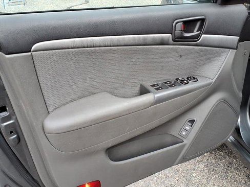 Used 2010 Hyundai Sonata GLS image 6