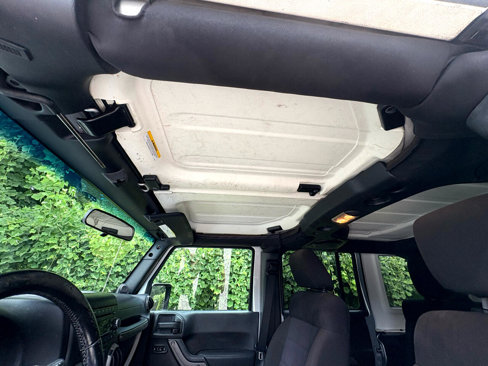 Used 2011 Jeep Wrangler Unlimited Sport image 19