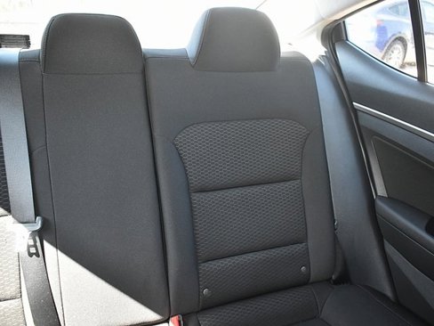 Used 2020 Hyundai Elantra SEL image 19