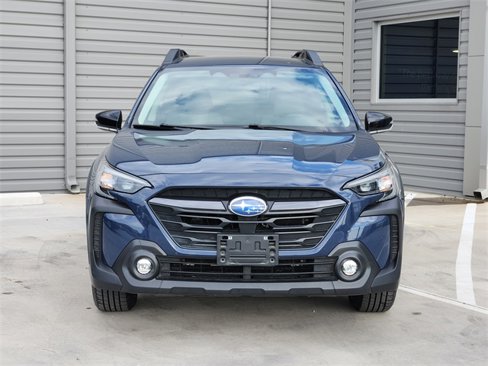 Used 2023 Subaru Outback Premium image 4