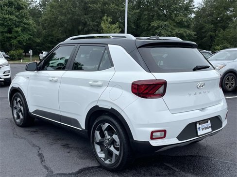 Certified 2023 Hyundai Venue Limited w/ Cargo Package image 4