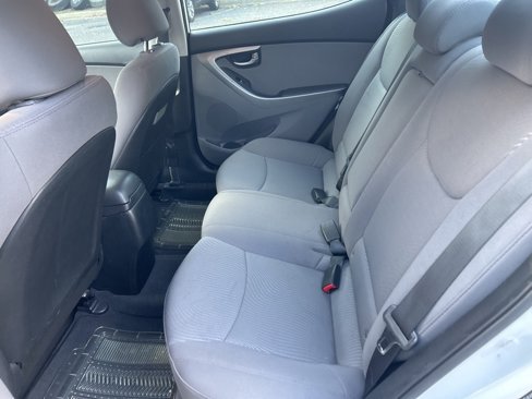 Used 2015 Hyundai Elantra SE w/ Option Group 02 image 16
