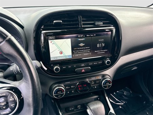Used 2021 Kia Soul EX image 12