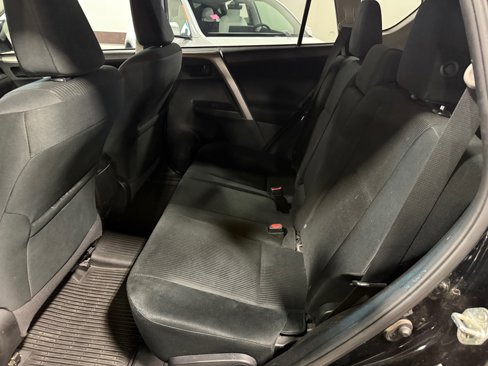 Used 2018 Toyota RAV4 LE image 13