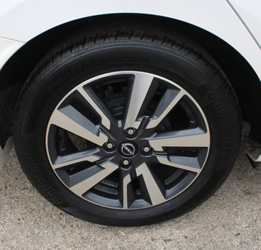 Used 2023 Nissan Versa SV w/ Trunk Package image 52