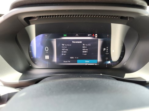 New 2025 Volvo XC40 B5 Core w/ Climate Package image 34