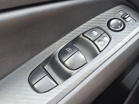 Used 2024 Nissan Altima 2.5 SV image 28