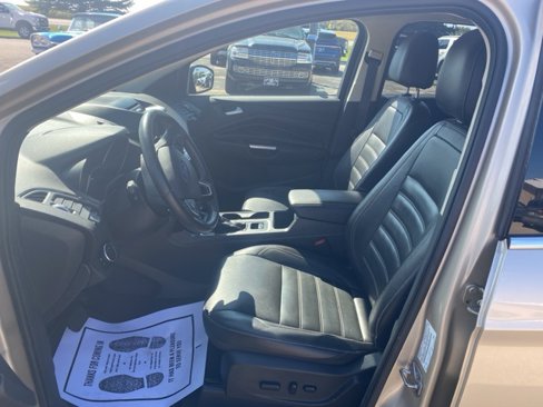Used 2017 Ford Escape Titanium image 6