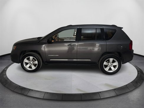 Used 2016 Jeep Compass Latitude image 8