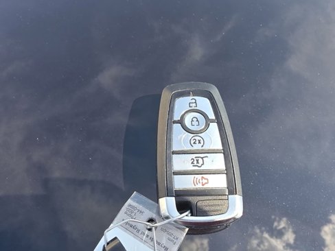 Used 2024 Ford Edge Titanium image 30