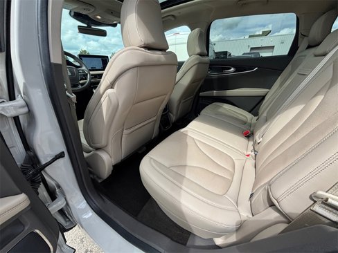 Used 2022 Lincoln Nautilus Reserve w/ Luxury Package image 42