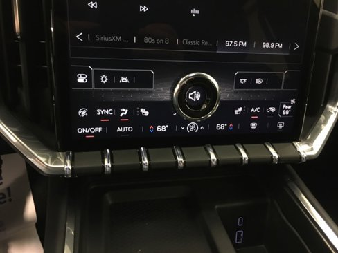 Used 2025 GMC Acadia Elevation image 22