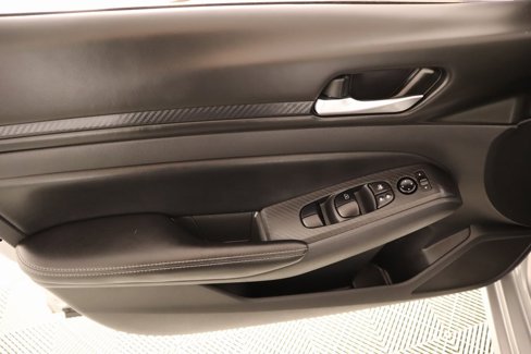Used 2024 Nissan Altima 2.5 SV image 14