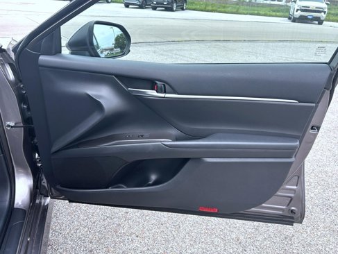 Used 2022 Toyota Camry LE image 15