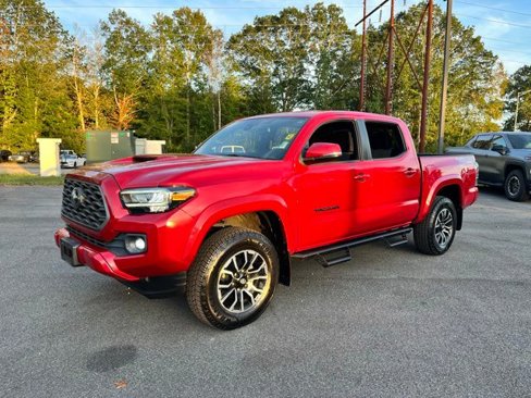 Used 2021 Toyota Tacoma TRD Sport w/ Technology Package image 2