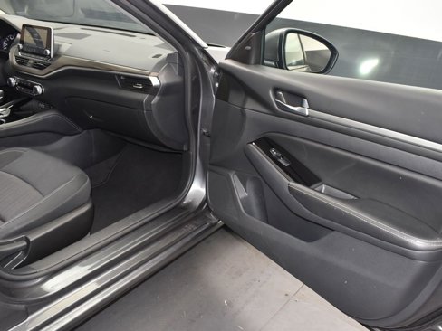 Used 2023 Nissan Altima 2.5 SV image 19