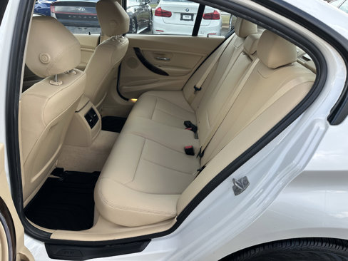 Used 2016 BMW 320i Sedan image 9