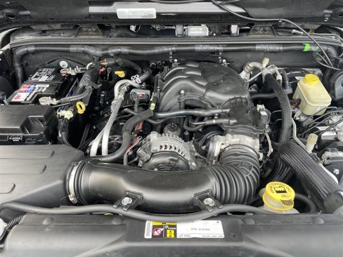 Used 2016 Jeep Wrangler Unlimited Sahara w/ Connectivity Group image 6