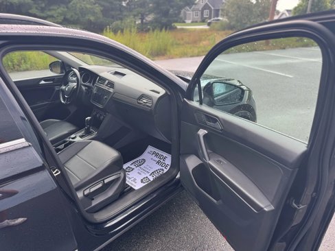 Used 2018 Volkswagen Tiguan SE w/ 3rd Row Seat Package image 17