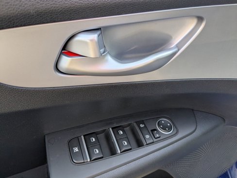 Used 2023 Kia Forte LXS image 12