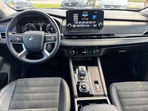 Used 2024 Mitsubishi Outlander SE image 23