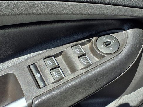 Used 2019 Ford Escape Titanium image 17