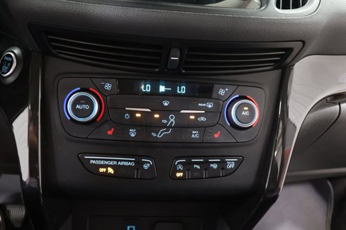 Used 2019 Ford Escape Titanium image 9