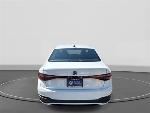 Used 2025 Volkswagen Jetta Sport image 4