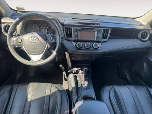 Used 2017 Toyota RAV4 LE image 10