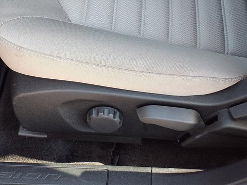 Used 2018 Ford Fusion S image 4