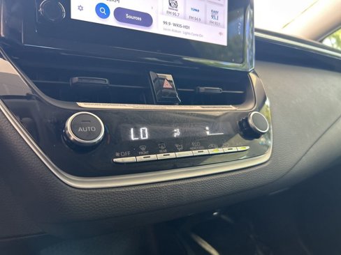 Used 2024 Toyota Corolla LE image 35