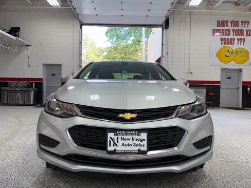 Used 2017 Chevrolet Cruze LT image 10