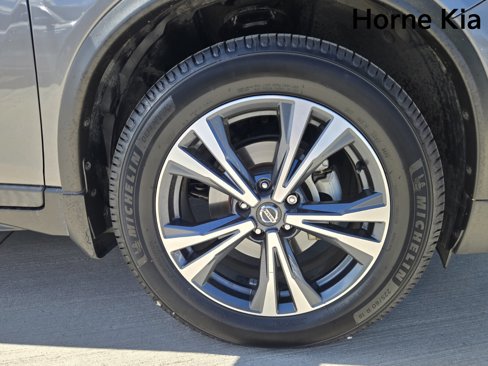 Used 2020 Nissan Rogue SV w/ Premium Package image 8