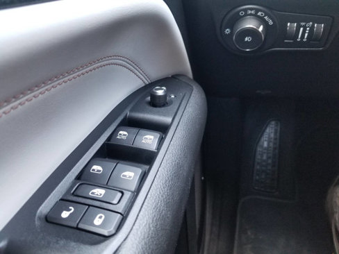 Certified 2022 Jeep Compass Limited image 26