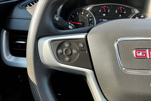 Used 2024 GMC Terrain SLE image 9