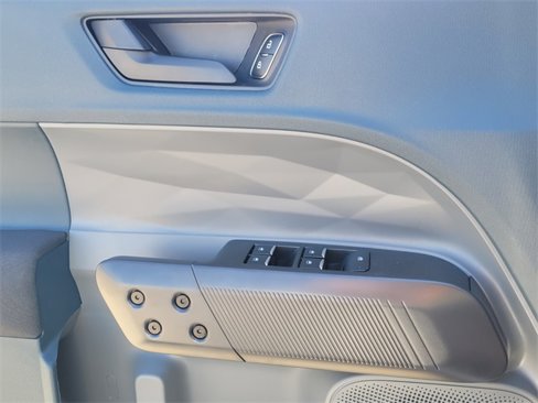 New 2025 Ford Maverick XL image 15