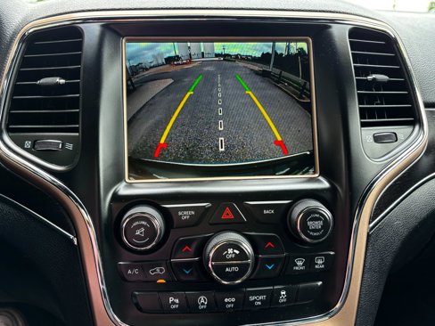 Used 2017 Jeep Grand Cherokee Limited image 21